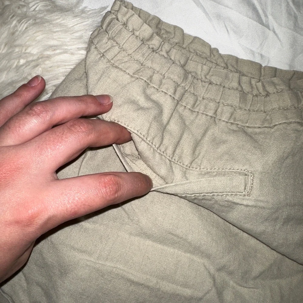 Old Navy | A Stones Throw Linen Paper Bag Shorts Tie Waist Cuffed Hem Beige